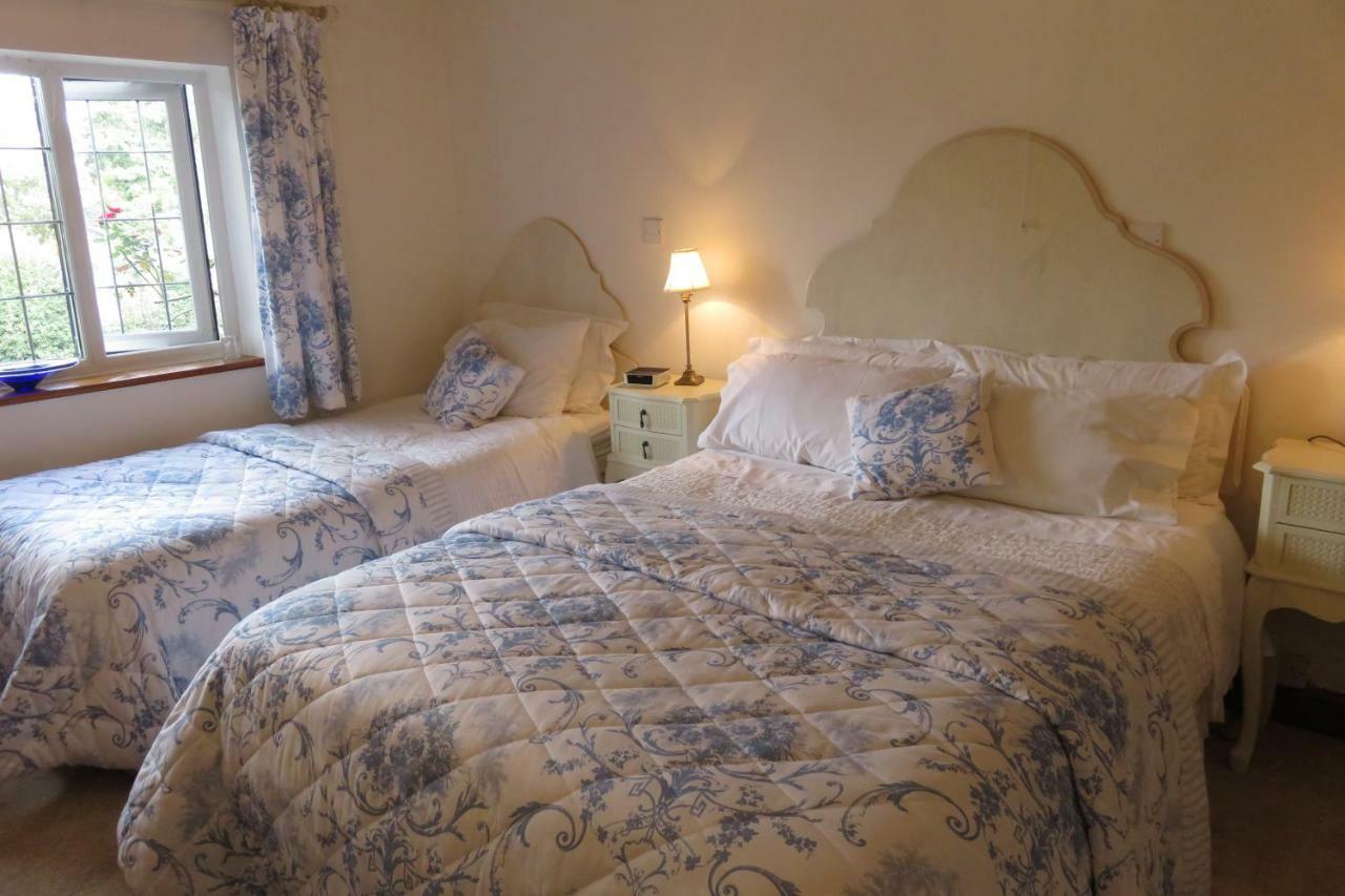 クルー Corner Farm Bed & Breakfast エクステリア 写真